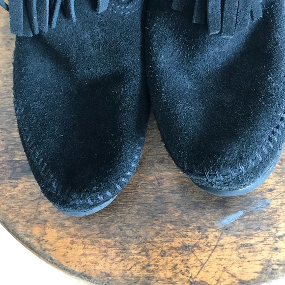 Minnetonka Blk Suede Flat Boot 3 Tier Fringe sz 7 - Picture 5 of 7